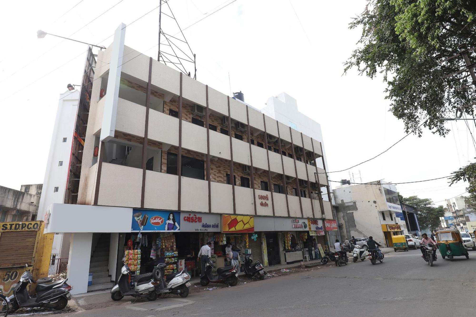 Nova Hotel Star Palace Rajkot Dış mekan fotoğraf