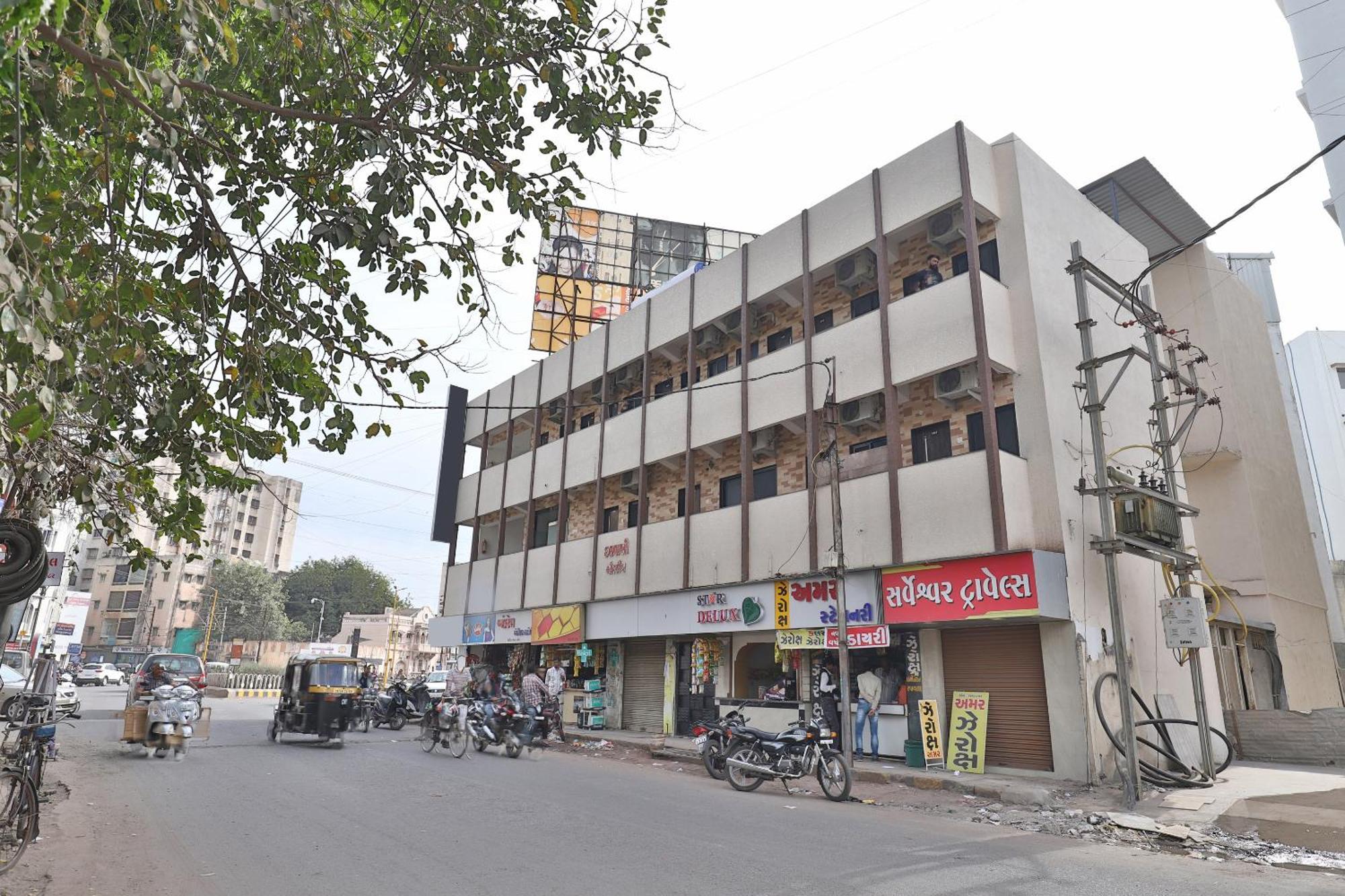 Nova Hotel Star Palace Rajkot Dış mekan fotoğraf