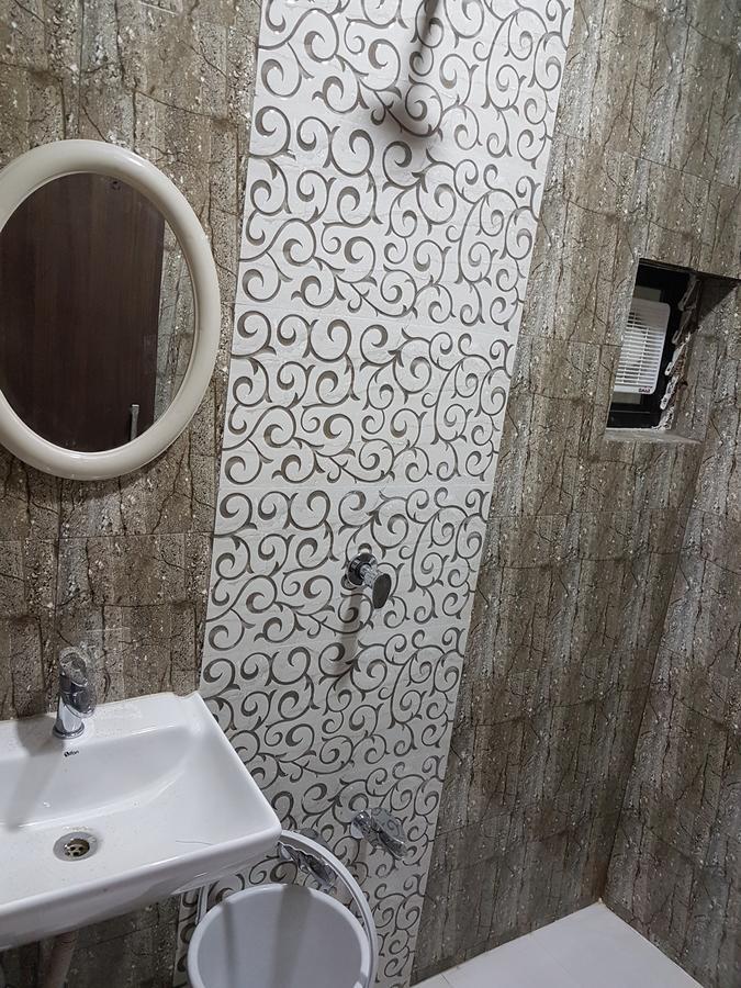 Nova Hotel Star Palace Rajkot Dış mekan fotoğraf