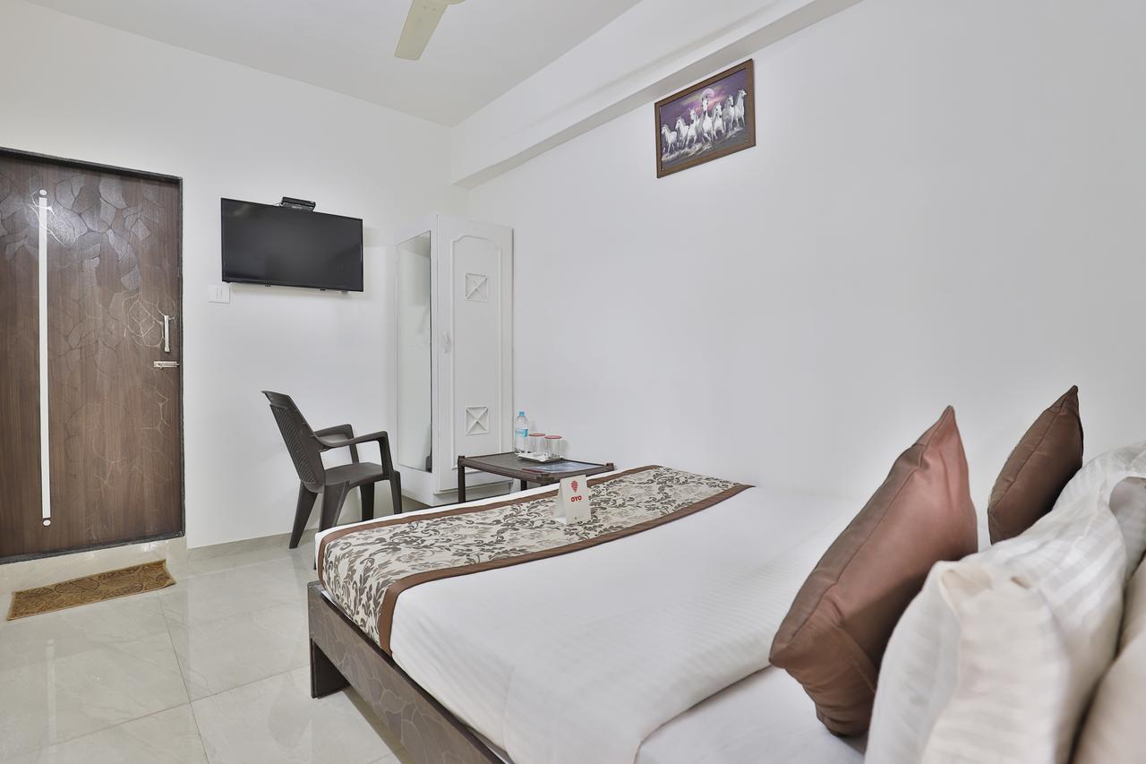 Nova Hotel Star Palace Rajkot Dış mekan fotoğraf