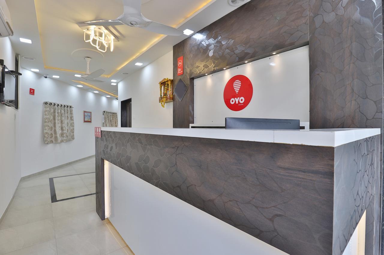 Nova Hotel Star Palace Rajkot Dış mekan fotoğraf