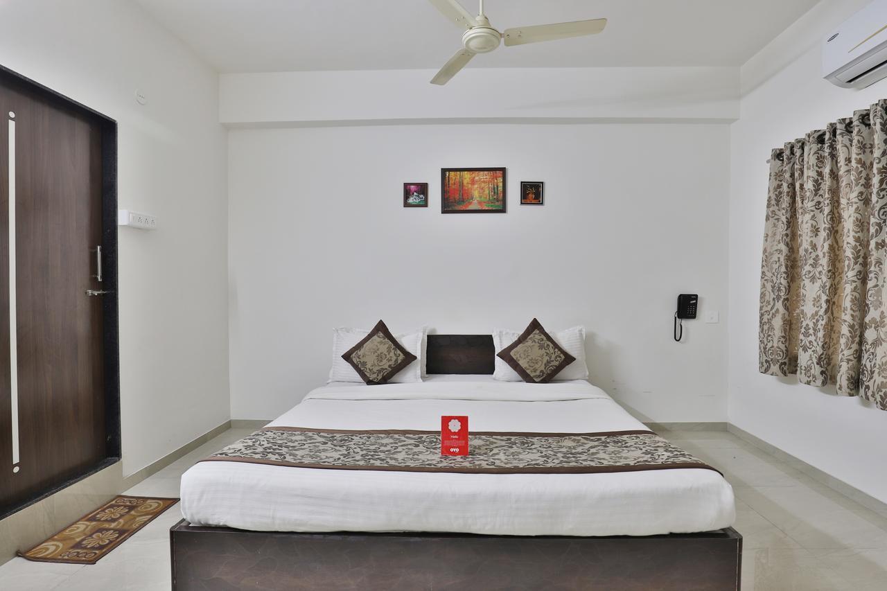 Nova Hotel Star Palace Rajkot Dış mekan fotoğraf