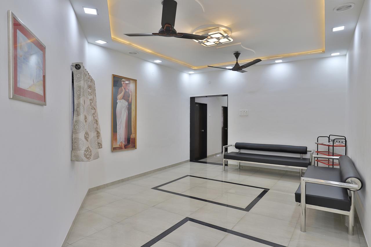 Nova Hotel Star Palace Rajkot Dış mekan fotoğraf