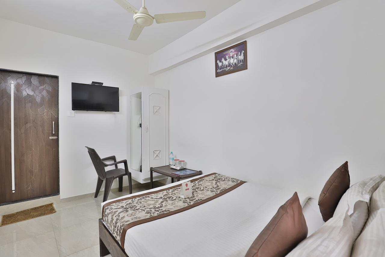Nova Hotel Star Palace Rajkot Dış mekan fotoğraf