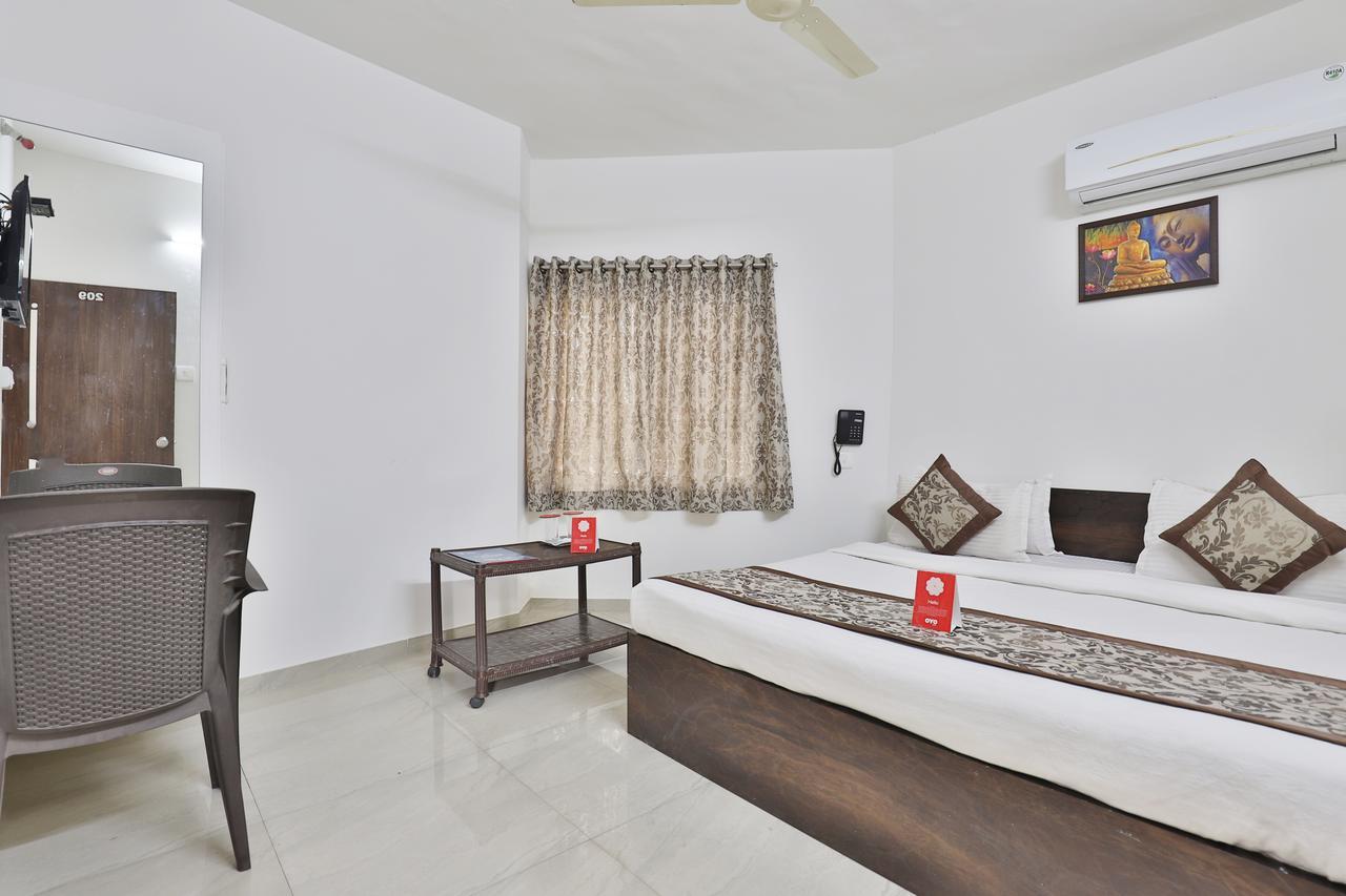 Nova Hotel Star Palace Rajkot Dış mekan fotoğraf