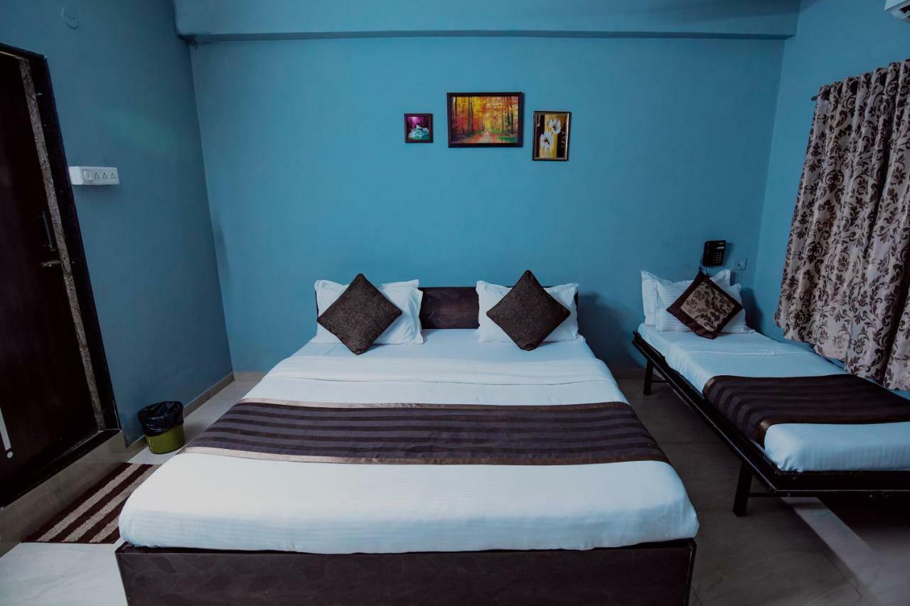 Nova Hotel Star Palace Rajkot Dış mekan fotoğraf