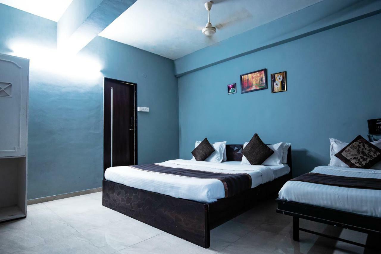 Nova Hotel Star Palace Rajkot Dış mekan fotoğraf