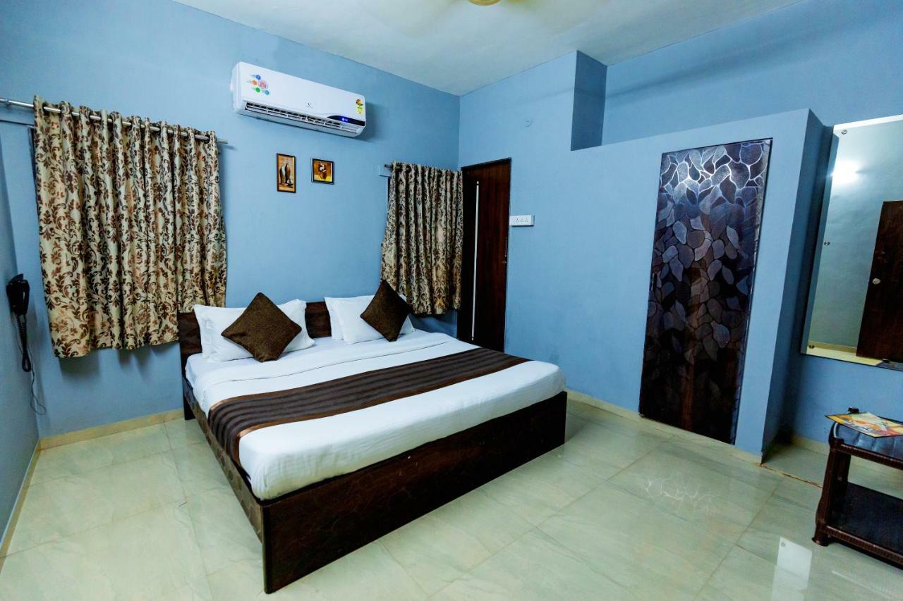 Nova Hotel Star Palace Rajkot Dış mekan fotoğraf