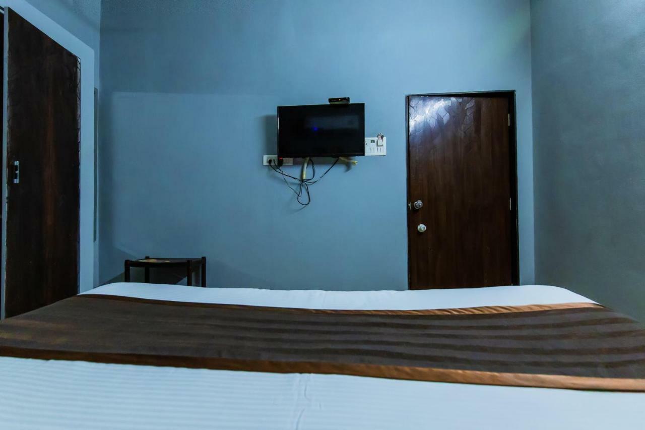 Nova Hotel Star Palace Rajkot Dış mekan fotoğraf